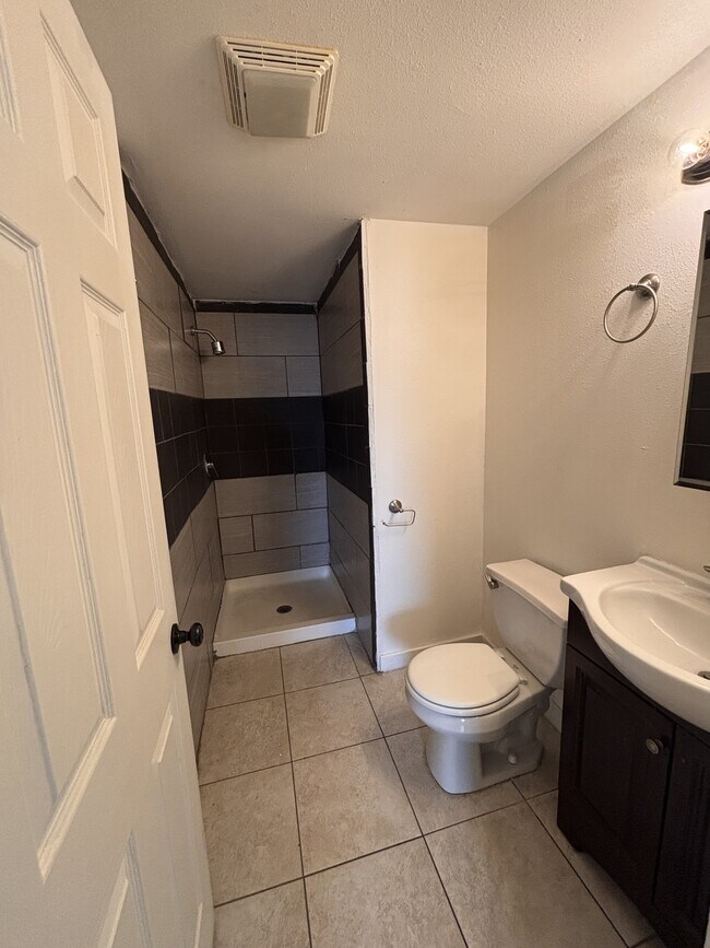 353 W Tonto St Phoenix, AZ 85003 photo 4