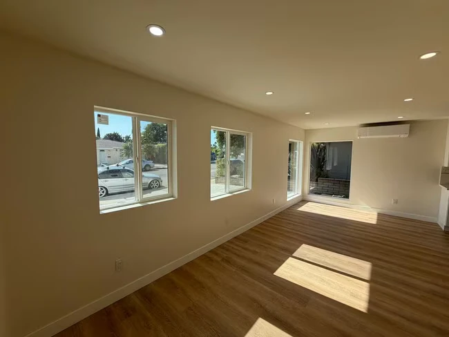 5165 Ewing St San Diego, CA 92115 photo 3