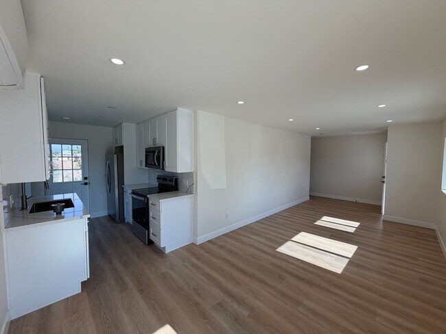 5165 Ewing St San Diego, CA 92115 photo 5