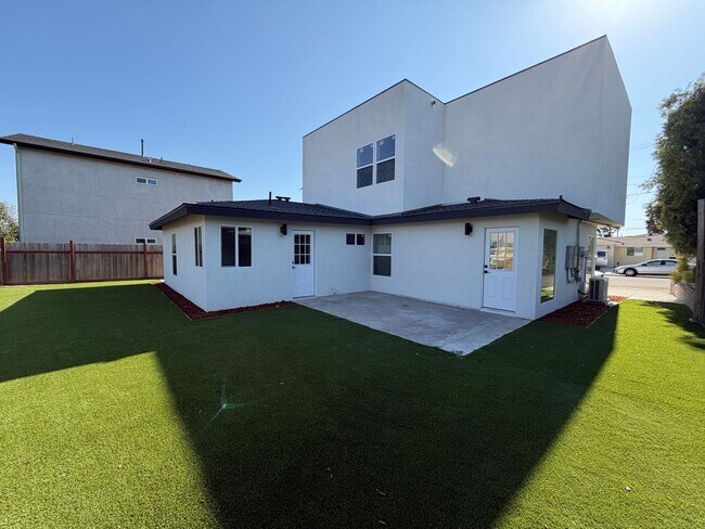5165 Ewing St San Diego, CA 92115