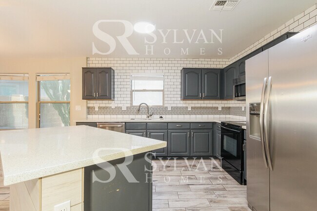 3120 W St Anne Ave Phoenix, AZ 85041 photo 4