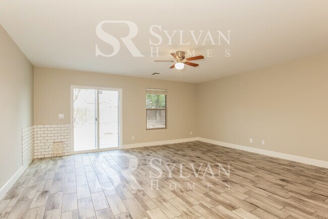 3120 W St Anne Ave Phoenix, AZ 85041 photo 3
