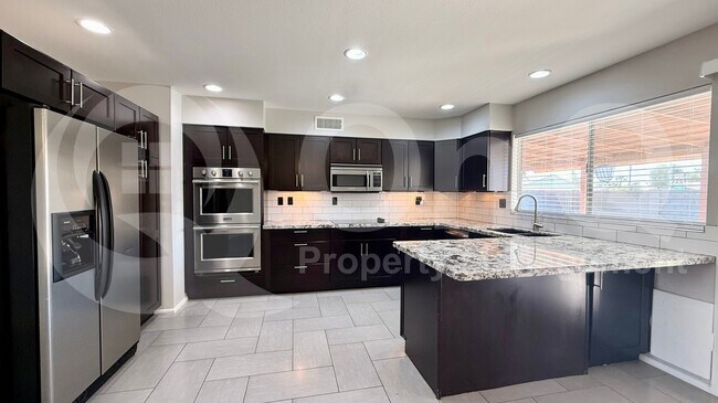 1995 E Rice Dr Tempe, AZ 85283 photo 4