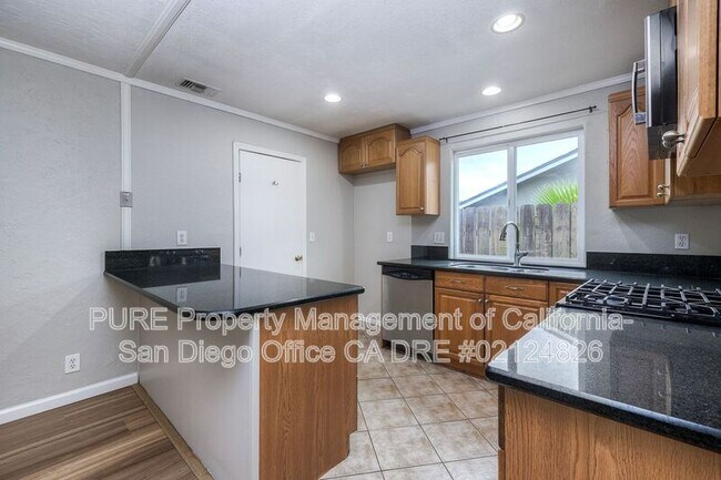534 Galeon Ct Spring Valley, CA 91977 photo 4