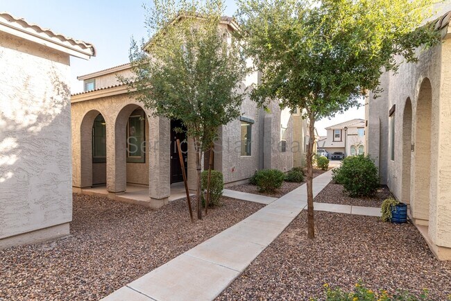 5436 Fulton St Phoenix, AZ 85043 photo 2