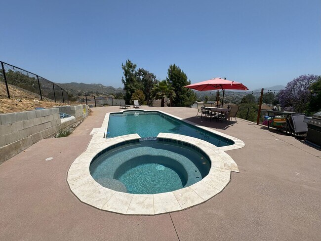 7952 Sterling Dr El Cajon, CA 92021 photo 2