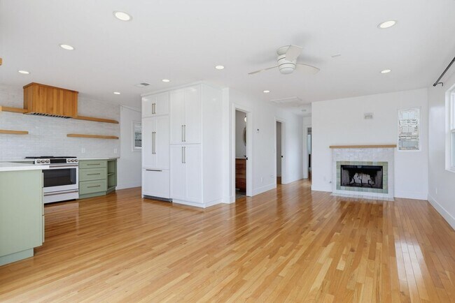 4525 Saratoga Ave San Diego, CA 92107 photo 5