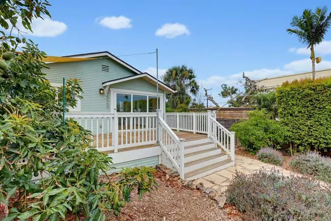 4525 Saratoga Ave San Diego, CA 92107 photo 2