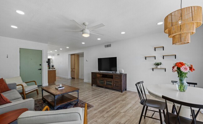 1010 E Osborn Rd Phoenix, AZ 85014 photo 3
