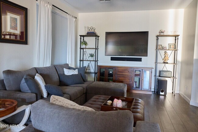 2447 W Memorial Dr Anthem, AZ 85086 photo 4