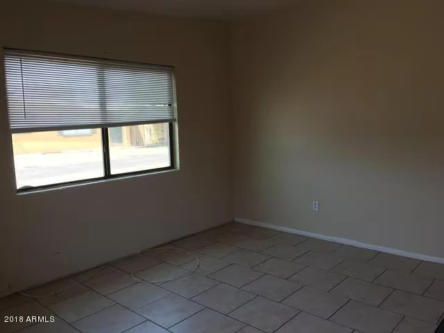 7106 N 68th Ave Glendale, AZ 85303 photo 3