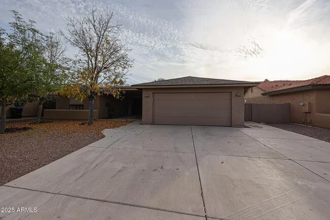 26033 S Hollygreen Dr Sun Lakes, AZ 85248 photo 2