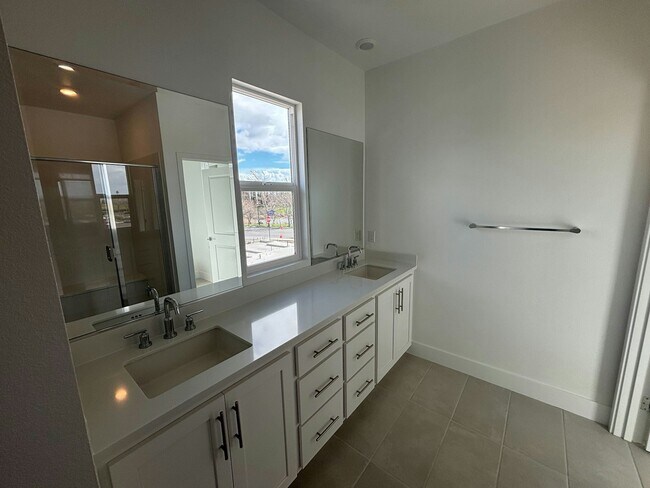 344 N Geyserville Way photo 5