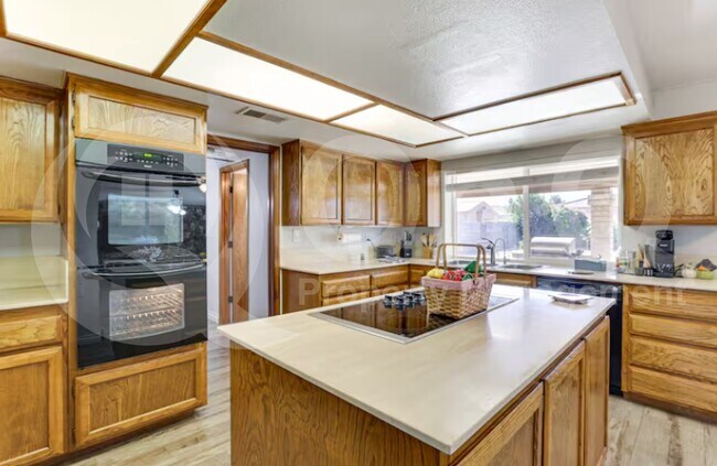 16227 North 21st St Phoenix, AZ 85022 photo 3