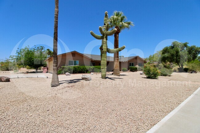 10312 E Cactus Rd Scottsdale, AZ 85260 photo 2