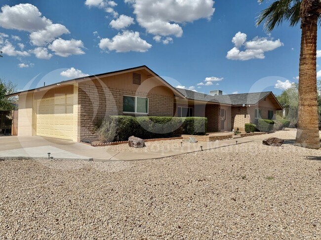 10312 E Cactus Rd Scottsdale, AZ 85260 photo 3