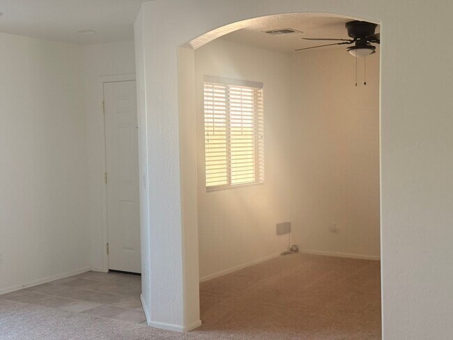 2618 N 107th Ln Avondale, AZ 85392 photo 5