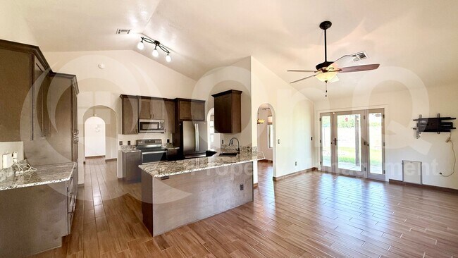 601 S Kenwood Ln Chandler, AZ 85226 photo 4