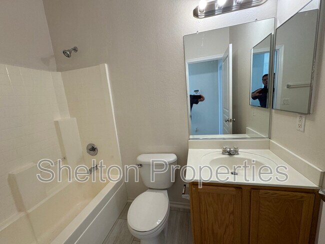 17229 W Caribbean Ln Surprise, AZ 85388 photo 4