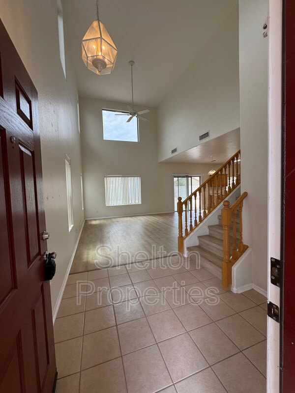 17229 W Caribbean Ln Surprise, AZ 85388 photo 2