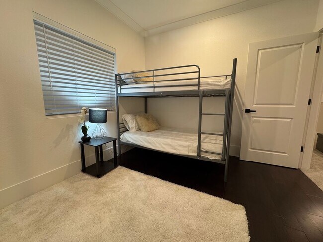 1060 Beacon St Pittsburg, CA 94565 photo 3