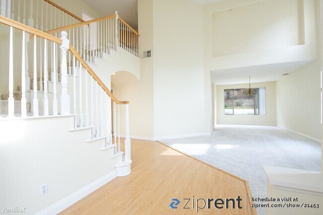 28216 Tierra Vista Rd Temecula, CA 92592 photo 2