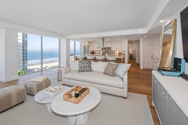 1710 Avenida Del Mundo Coronado, CA 92118 photo 5