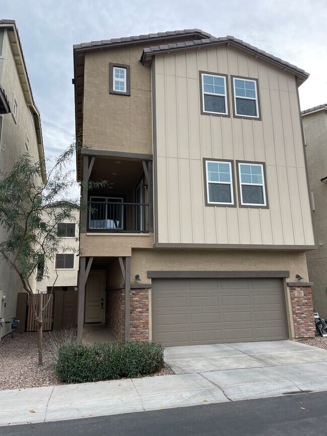 703 W Browning Pl Chandler, AZ 85225 photo 3