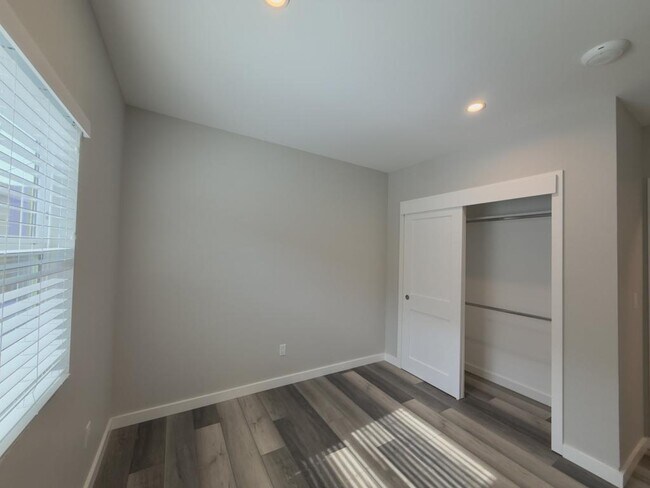 4969 Imperial Ave San Diego, CA 92113 photo 3