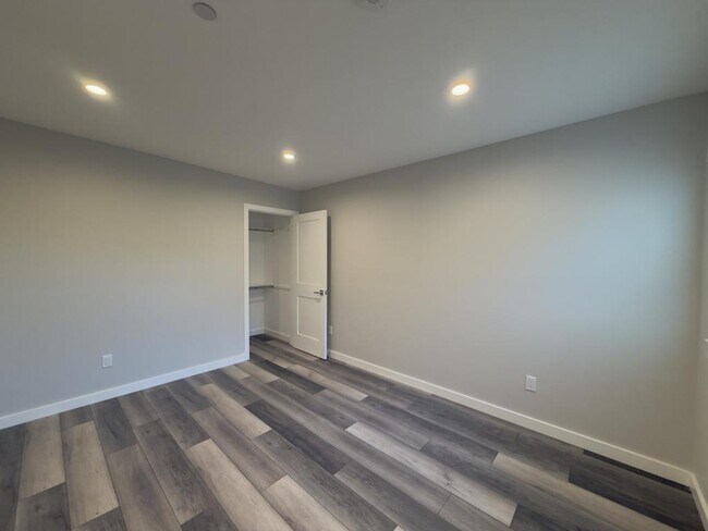 4969 Imperial Ave San Diego, CA 92113 photo 5