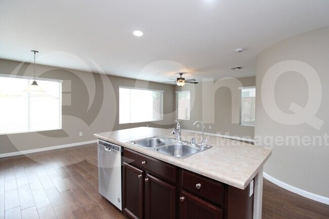 2736 S 155th Ln Goodyear, AZ 85338 photo 4