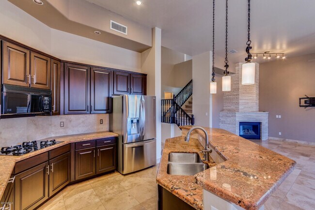 4823 E Estevan Rd Phoenix, AZ 85054 photo 3