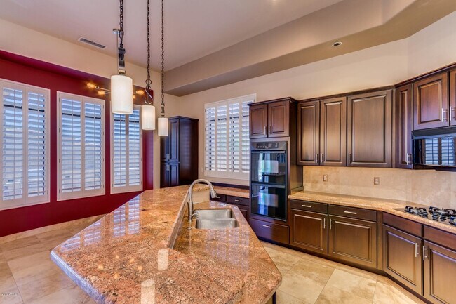 4823 E Estevan Rd Phoenix, AZ 85054 photo 5