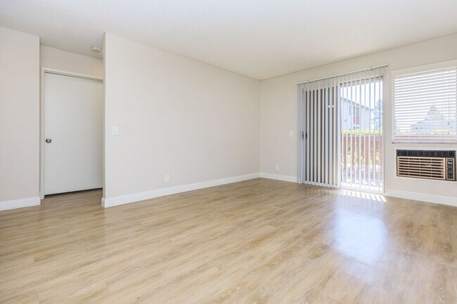 Valley Breeze Apartments photo 4