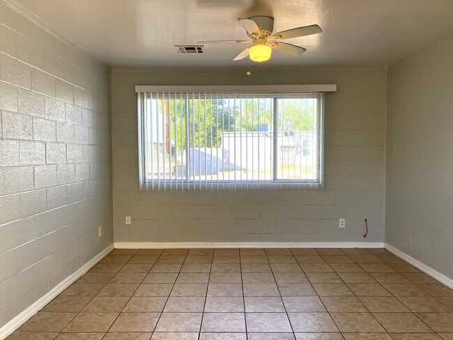4022 E Portland St Phoenix, AZ 85008 photo 3
