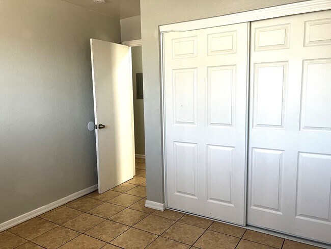 4022 E Portland St Phoenix, AZ 85008 photo 4