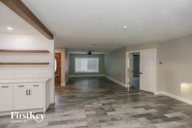 4409 W Griswold Rd Glendale, AZ 85302 photo 4