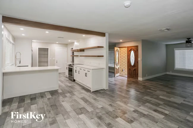 4409 W Griswold Rd Glendale, AZ 85302 photo 3