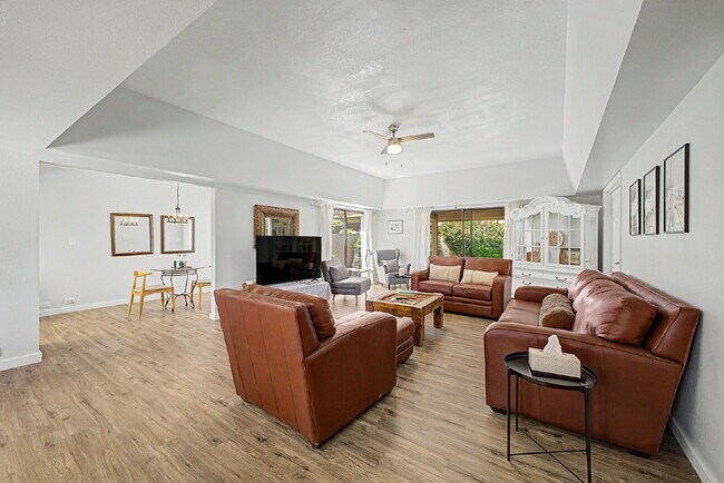 4525 N 66th St Scottsdale, AZ 85251 photo 2