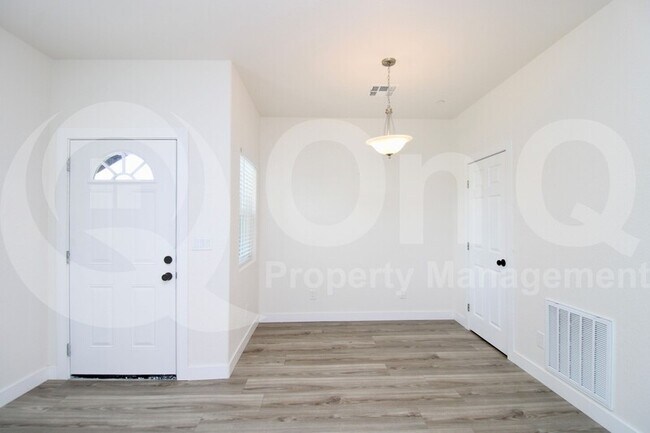 1306 E Purdue Ave Phoenix, AZ 85020 photo 5