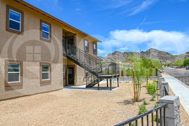 1306 E Purdue Ave Phoenix, AZ 85020 photo 3