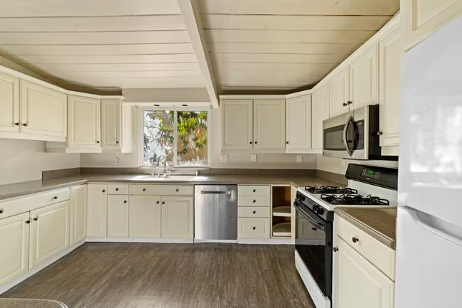 4902 54th St San Diego, CA 92115
