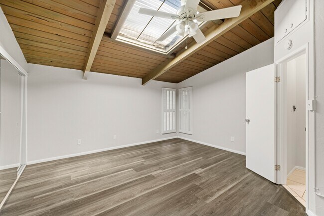 4902 54th St San Diego, CA 92115 photo 4