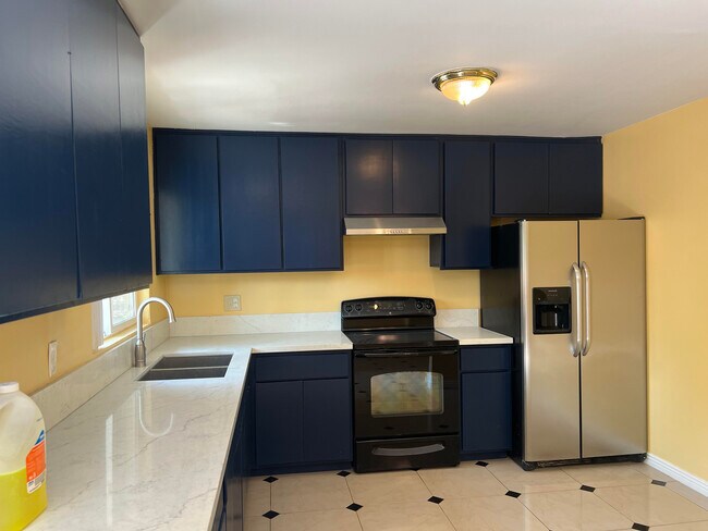 6923 N 80th Ave Glendale, AZ 85303 photo 5