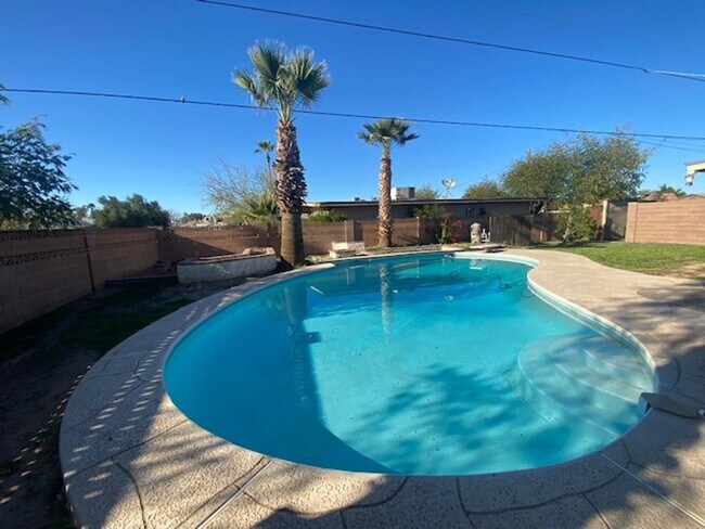 1202 E Broadmor Dr Tempe, AZ 85282 photo 4