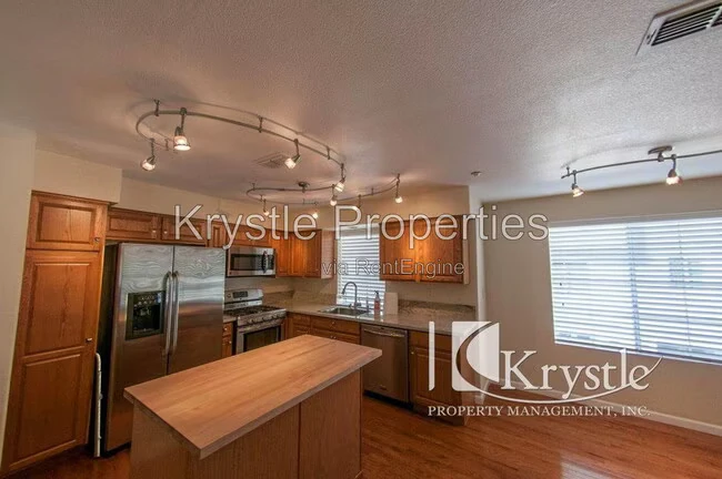 496 E E St Benicia, CA 94510 photo 3