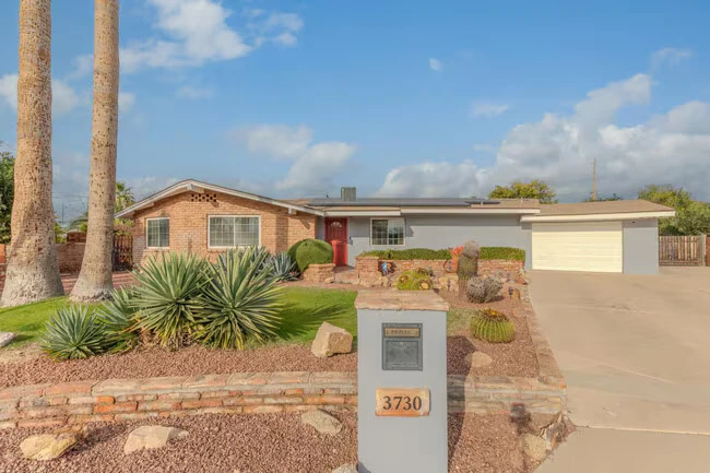 3730 E Kings Ave Phoenix, AZ 85032 photo 2