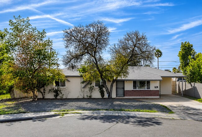 1730 S Parkside Dr Tempe, AZ 85281 photo 4
