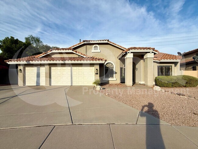401 S Tiago Dr Gilbert, AZ 85233 photo 4