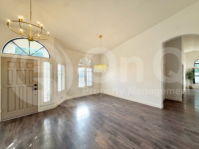 401 S Tiago Dr Gilbert, AZ 85233 photo 5